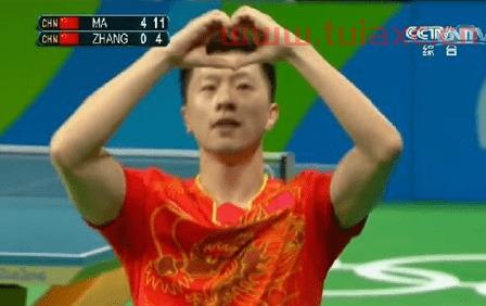 马龙回应夺冠后比心