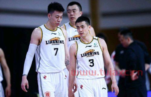 辽宁男篮教练杨鸣